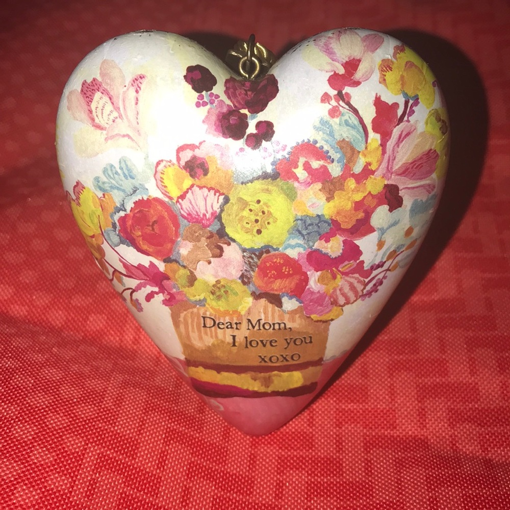 Mom heart and key deco